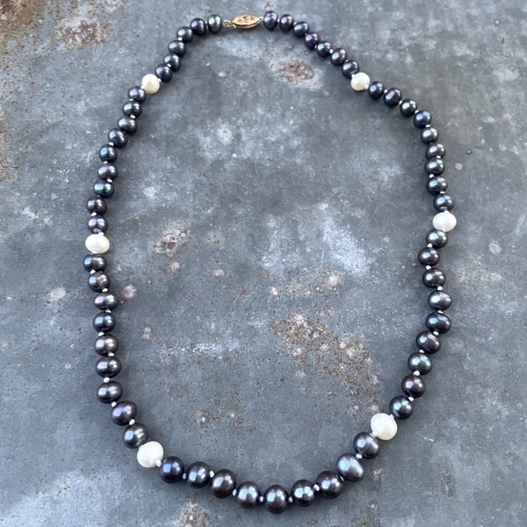 Tahitian Blue/Peacock Blue 5mm-7mm Pearl Necklace w/ gold vermeil clasp 18.5" - Picture 3 of 6